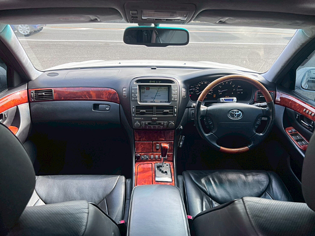 Dashboard of Stance Custom UCF31 CELSIOR C-SPEC INTERIOR SELECTION.