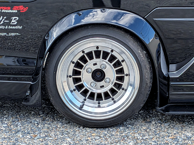 Front Rim of HELLO SPECIAL WIDEBODY HIJET TRUCK.