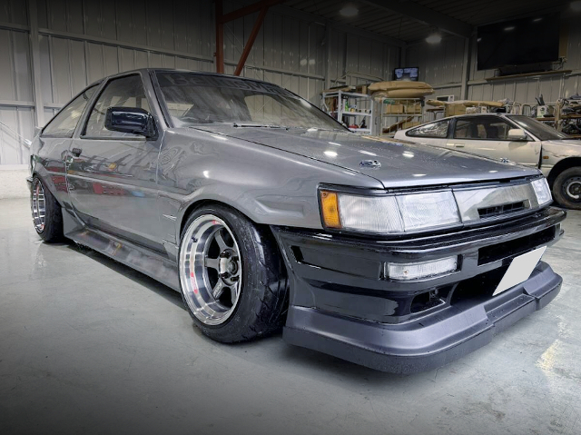 Front exterior of AE86 COROLLA LEVIN.