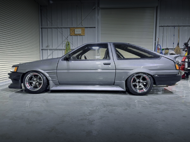 Side exterior of AE86 COROLLA LEVIN.