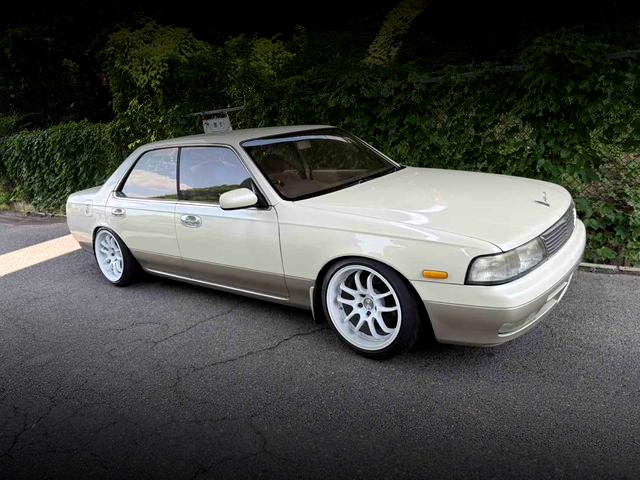 Front exterior of C34 NISSAN LAUREL.