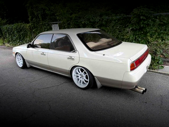 Rear exterior of C34 NISSAN LAUREL.