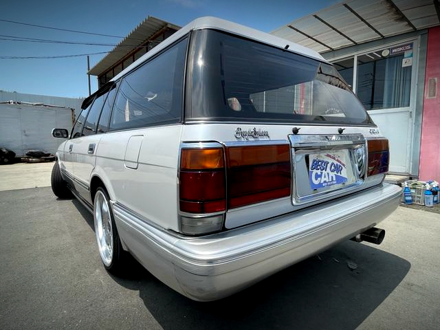 Rear exterior of S130 CROWN STATION WAGON.