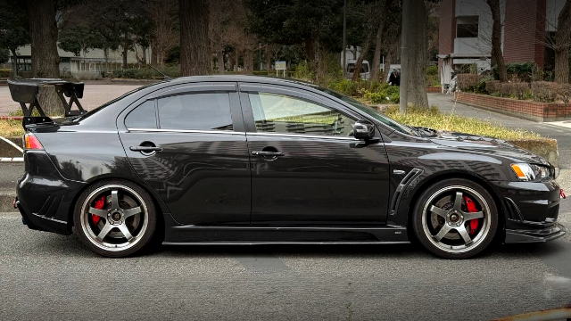 Side exterior of CZ4A LANCER EVOLUTION X GSR.