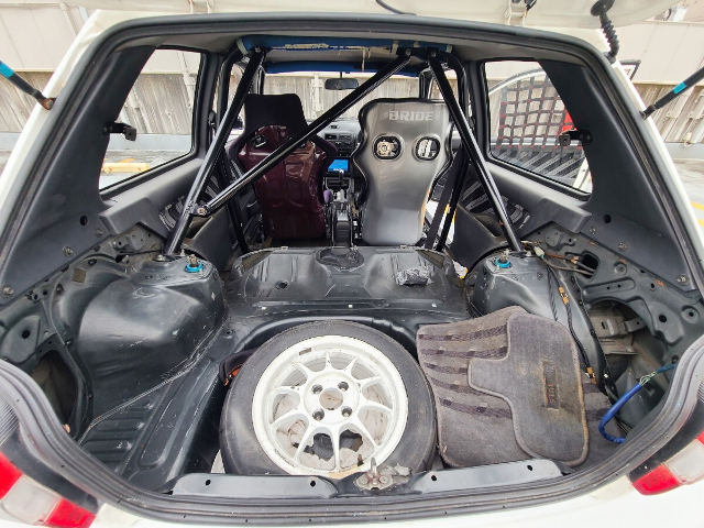 Roll cage and Seats of EP82 TOYOTA STARLET GT.