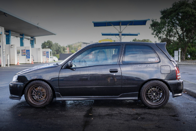 Side exterior of 200HP TOYOTA STARLET GLANZA V.