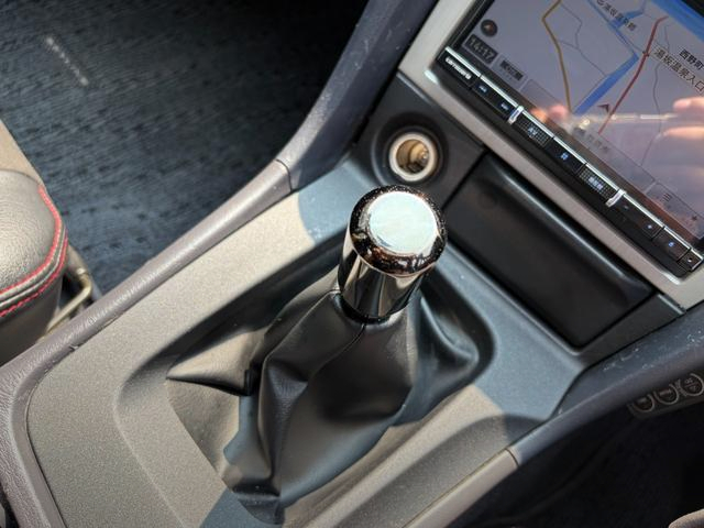 Shift knob of ER34 SKYLINE 4-DOOR 25GT TURBO.