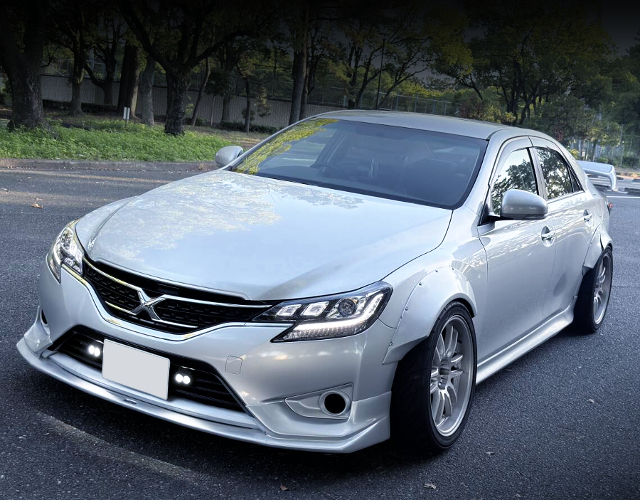 Front exterior of WIDEBODY GRX130 MARK X 250G RELAX SELECTION.