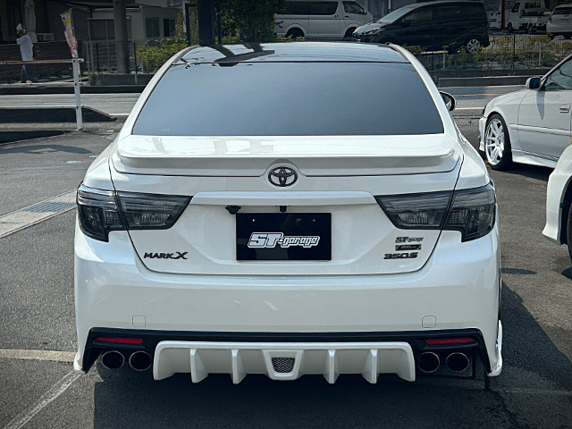 Tail light of GRX133 TOYOTA MARK X 350S.