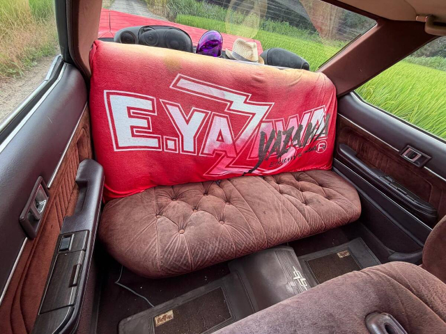 Backseats of Kaido Racer GX71 MARK II GRANDE.