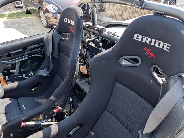 Seats of JB-DET With DX30KAI TURBO in the MOFAC WIDEBODY L880K COPEN ACTIVE TOP.