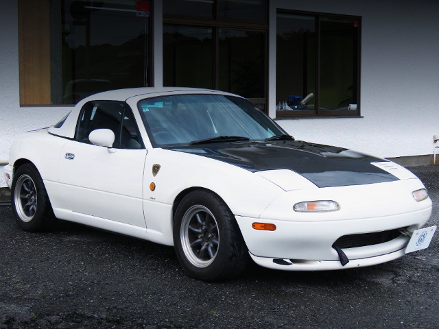 Front exterior of NA8C ROADSTER.