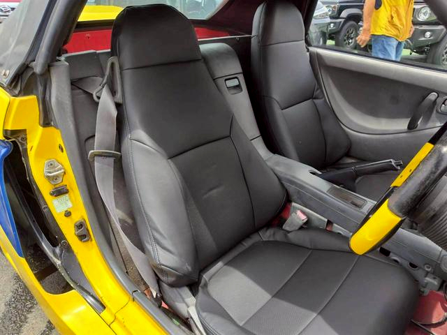Seats of Custom Widebody PP1 HONDA BEAT.