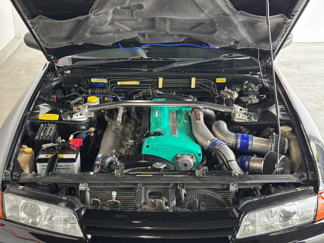 RB26 With HKS twin turbo.