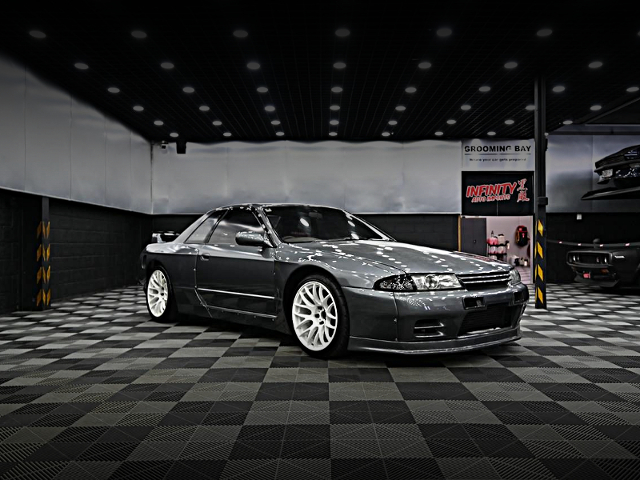 Front exterior of PANDEM WIDEBODY R32 SKYLINE 2-DOOR.