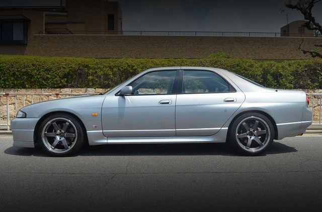 Left-Side exterior of R33 Skyline 4-door GT-R AUTECH Version 40th Anniversary.