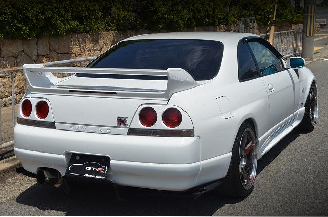 Rear exterior of R33 SKYLINE GT-R.