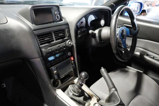 Dashboard of R34 SKYLINE GT-R V-SPEC.