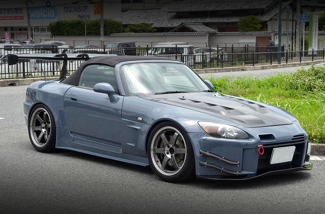 Front exterior of HONDA S2000 TYPE-S.