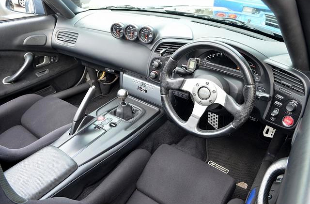 Interior of HONDA S2000 TYPE-S.