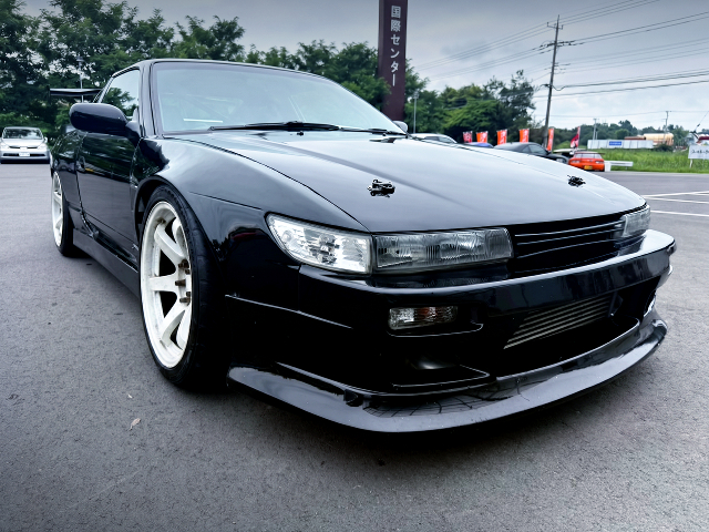 Front exterior of WIDEBODY SILEIGHTY.