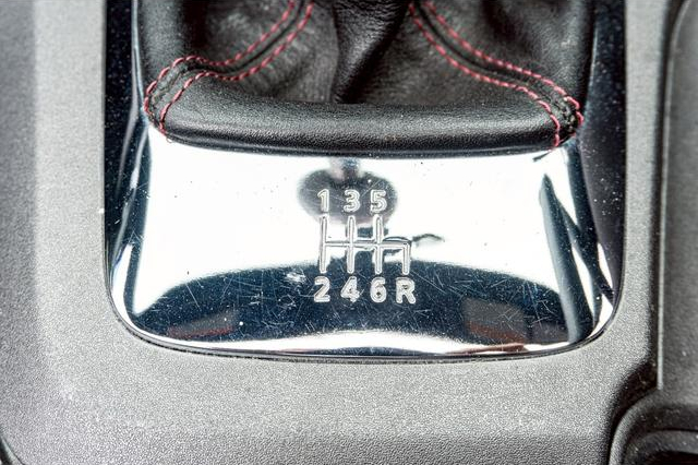 5-Speed manual Shift of ONEVIA and pattern WIDEBODY style S15 SILVIA VARIETTA.