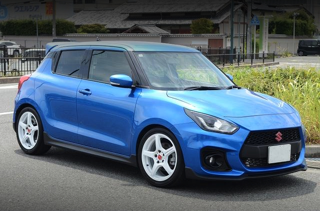 Front exterior of ZC33S SUZUKI SWIFT SPORT.