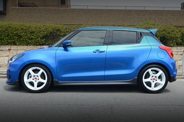 Side exterior of ZC33S SUZUKI SWIFT SPORT.