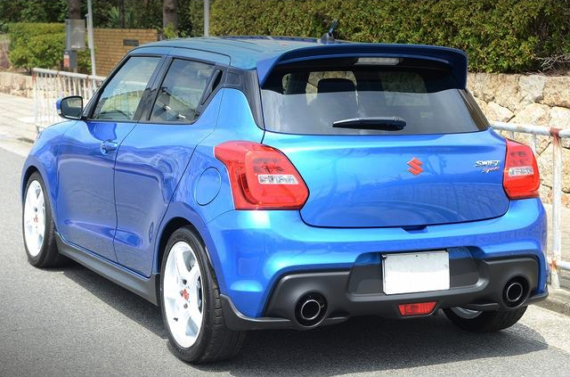 Rear exterior of ZC33S SUZUKI SWIFT SPORT.