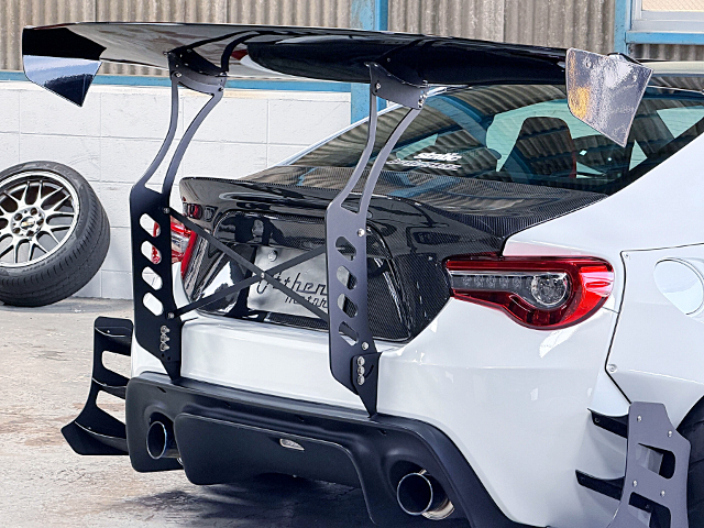 GT Wing installed PANDEM Version 3.5 WIDEBODY ZN6 TOYOTA 86 GT.