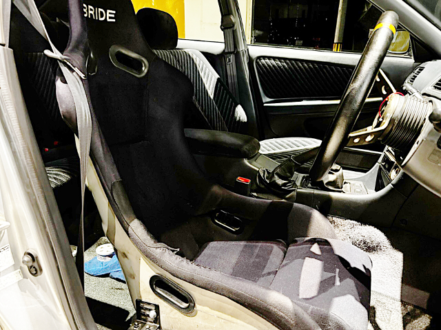 Seats of X100 TOYOTA CHASER.