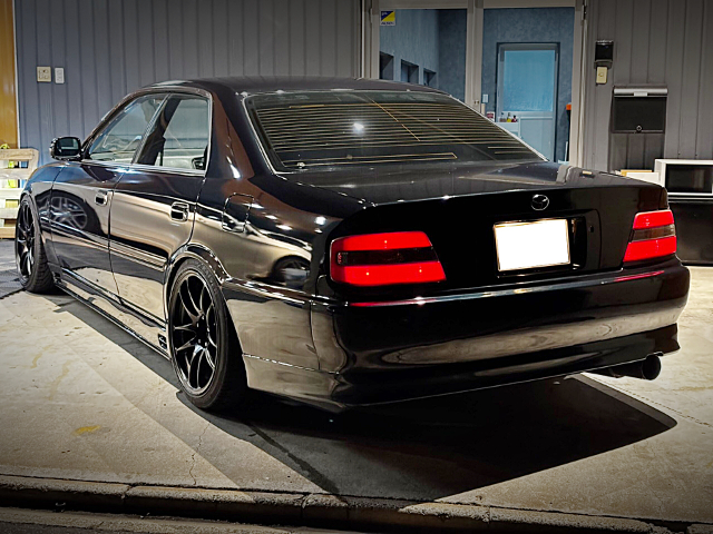 Rear exterior of X100 TOYOTA CHASER.
