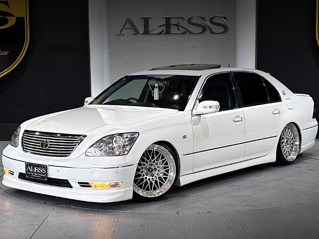 Front exterior of JDM VIP modified UCF30 CELSIOR 4.3 eR SPECIFICATION.