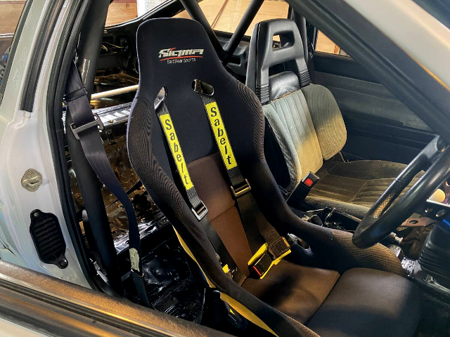 Seats of AE86 SPRINTER TRUENO GT-APEX.