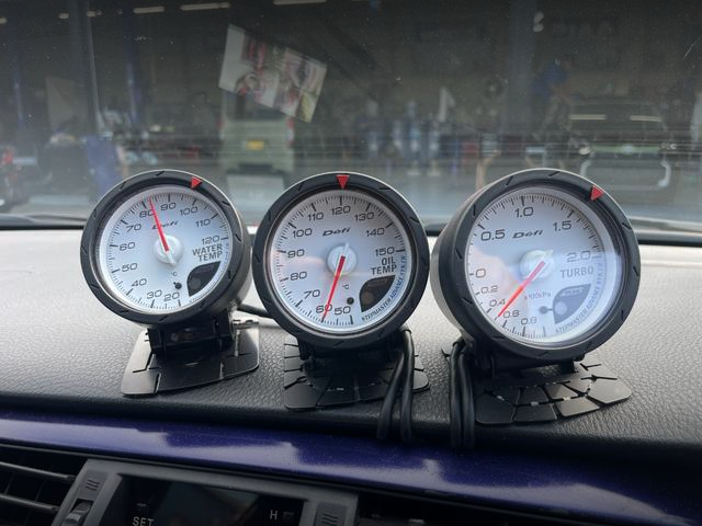 Aftermarket Gauges of APR livery LANCER EVOLUTION VIII GSR.