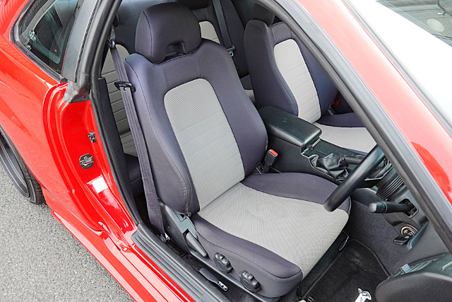 Seats of Active red ER34 SKYLINE 2-DOOR 25GT TURBO.