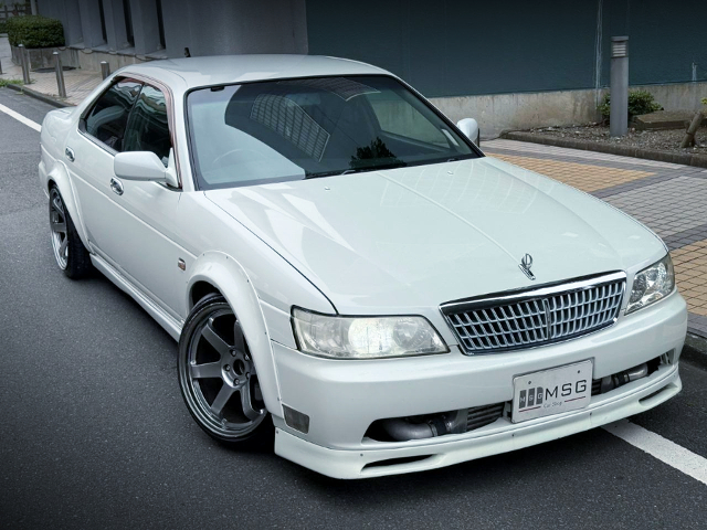 Front exterior of C35 LAUREL 25 CLUB S TYPE-X.