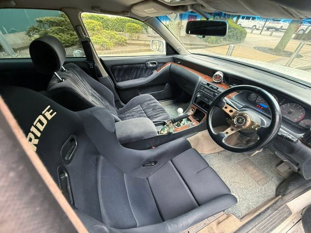 Interior of C35 LAUREL 25 CLUB S TYPE-X.