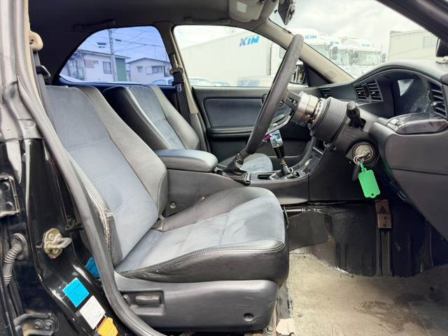 Seats of C35 LAUREL 25 CLUB S TURBO TYPE-X.