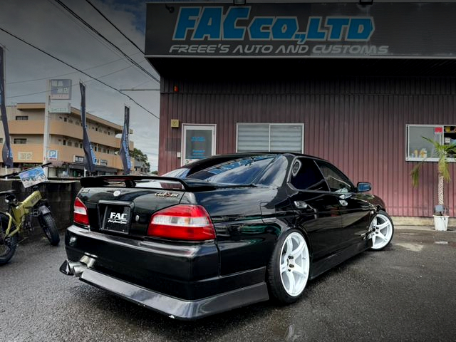 Rear exterior of C35 LAUREL 25 CLUB S TURBO TYPE-X.