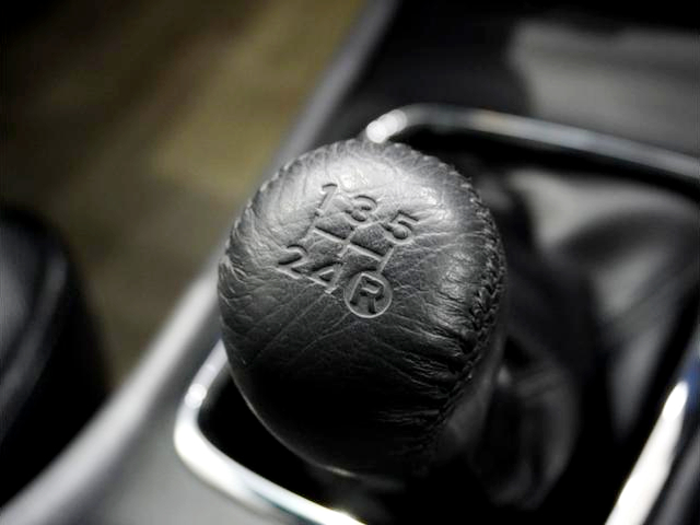 5-Speed Manual Shift Knob of UZS151 CROWN MAJESTA C-TYPE.