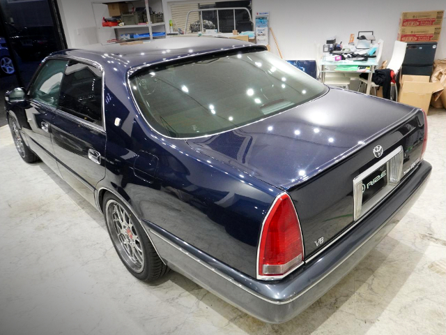 Rear exterior of UZS151 CROWN MAJESTA C-TYPE.