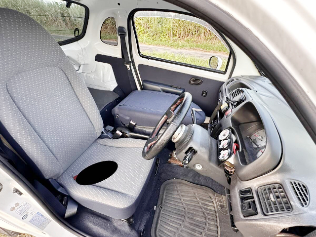 Seats of EC22S SUZUKI TWIN.