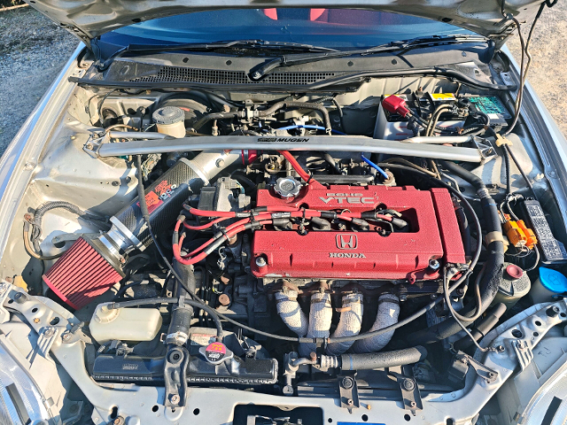 B18C VTEC engine installed EG2 CR-X DELSOL SiR.