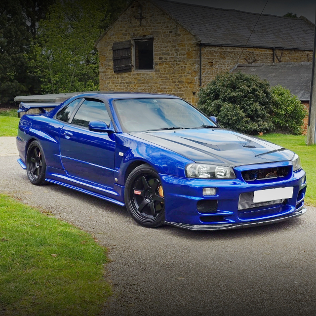 Front exterior of WIDEBODY ENR34 SKYLINE 2-DOOR 25GT FOUR.