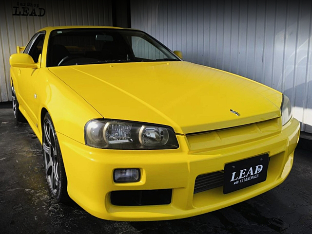 Front exterior of ER34 SKYLINE 2-DOOR 25GT TURBO.