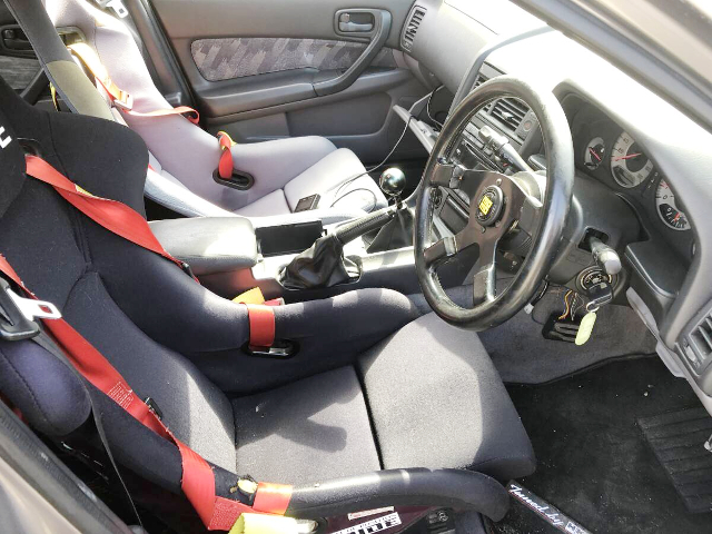 Interior of HR34 SKYLINE 4-DOOR.