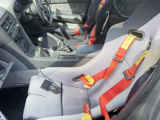 Seats of HR34 SKYLINE 4-DOOR.
