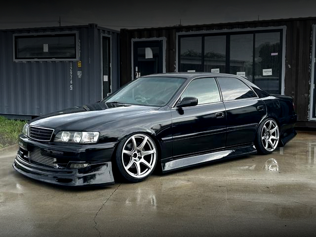Front exterior of JZX100 CHASER TOURER-V.