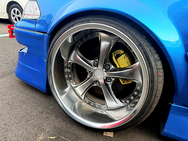 Front Deep Rim of WIDEBODY and BLUE Paint JZX100 MARK II TOURER-V.